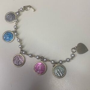 Vintage New York Landmark Tokens Heart 5 Charm Faux Pearl Bracelet Rare Find